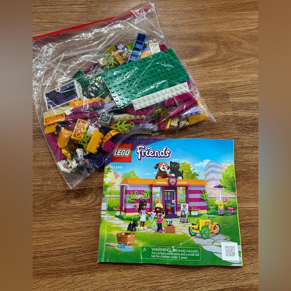 Lego Friends Pet Adoption Cafe Set #41699